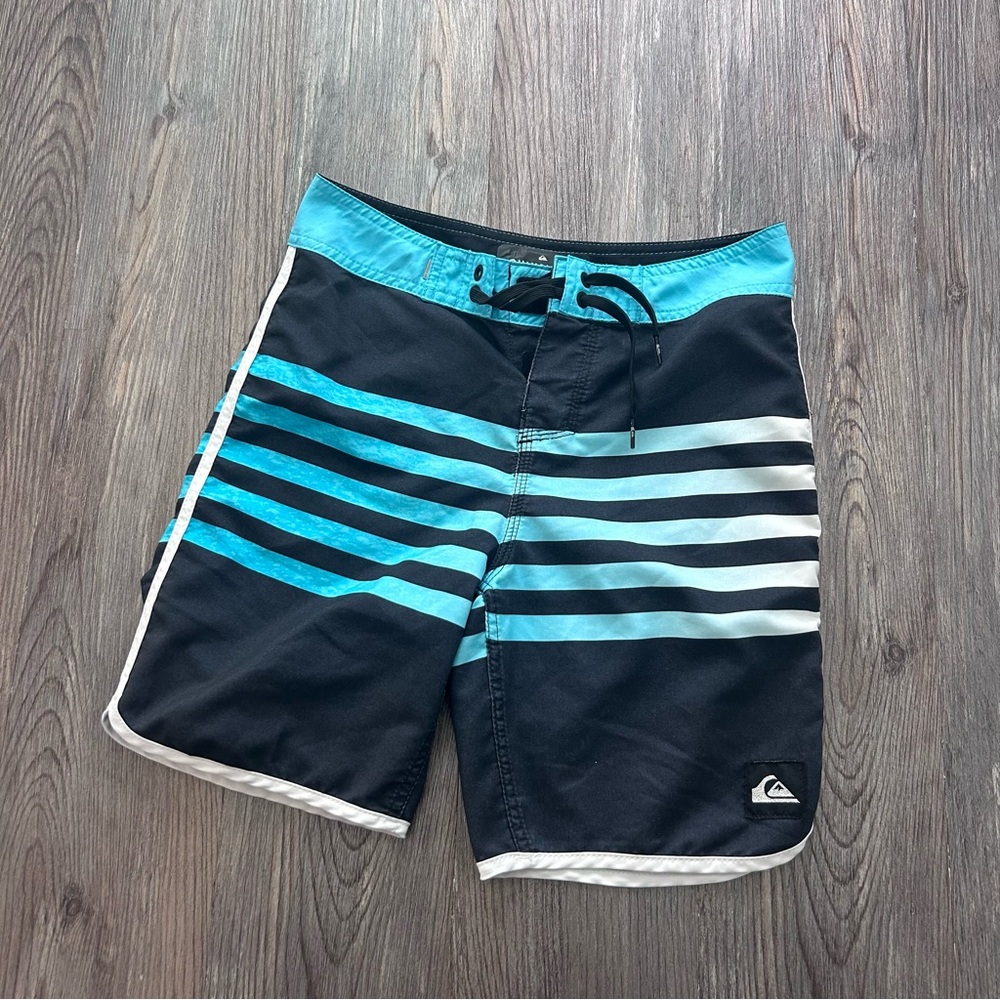 Quiksilver boys swim trunks waist 26